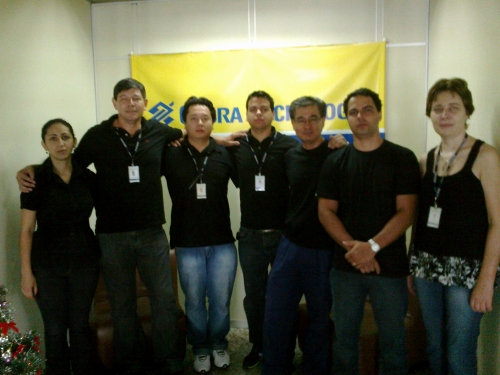 Trabalhadores (as) da Cobra Tecnologia usam preto em forma de protesto Trabalhadores (as) da Cobra Tecnologia usam preto em forma de protesto